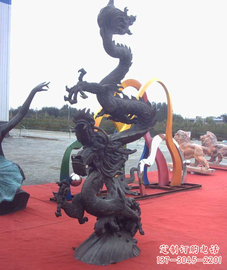 南京广场神龙铜雕