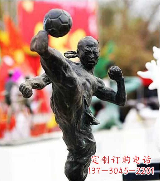 南京足球雕塑:展现无限自由