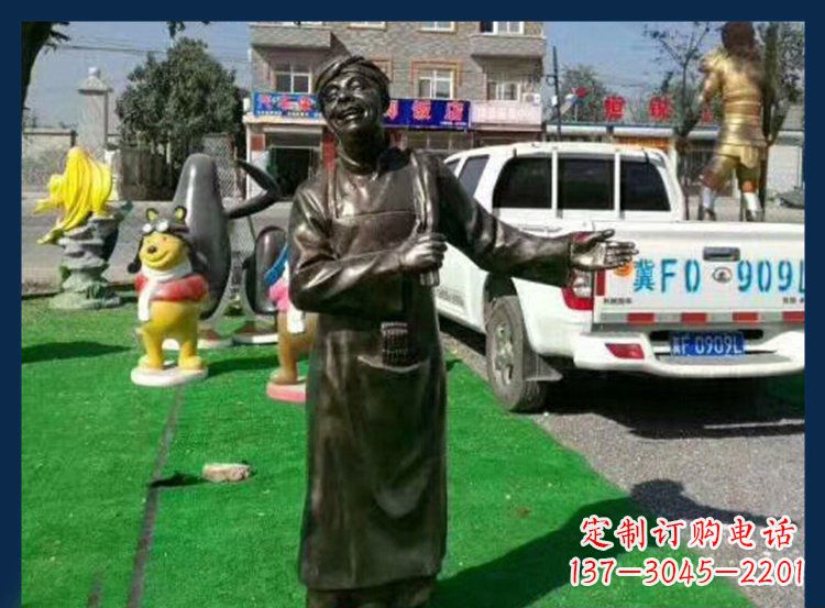 南京广场铜雕店小二人物雕塑 (2)