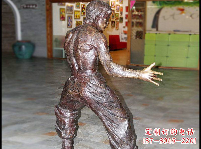 南京精致铜制李小龙雕塑,雕刻细腻精美