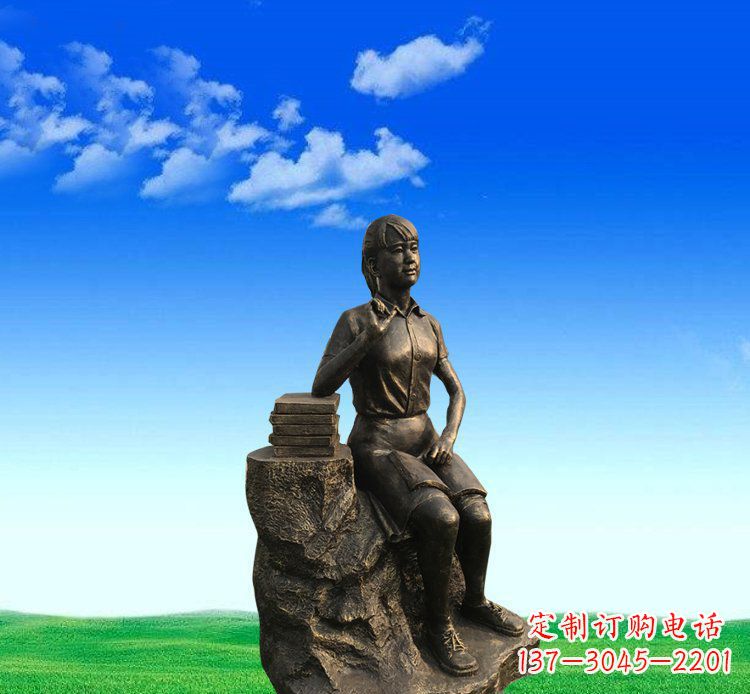 南京展现美丽的美女雕塑