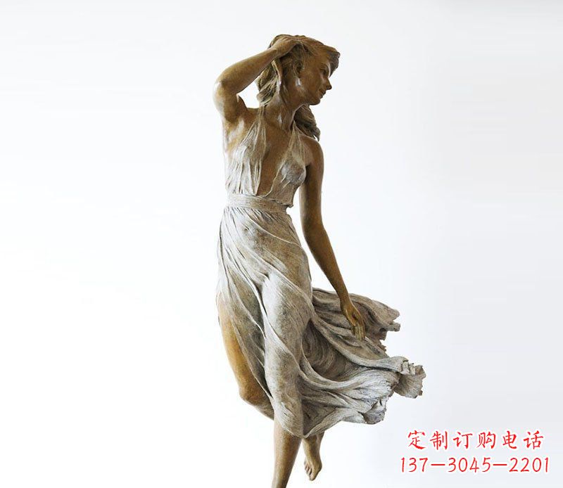 南京广场铜雕西方美女甩头人物雕塑