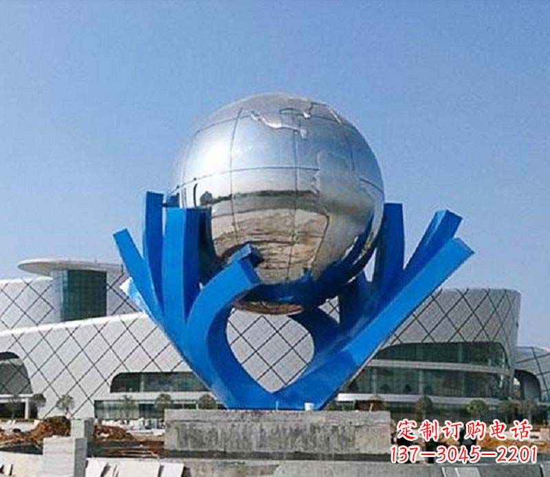 南京中领雕塑打造把地球握在手中精致不锈钢抽象雕塑