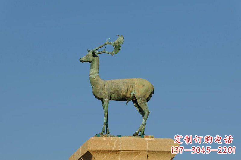 南京广场驯鹿景观铜雕