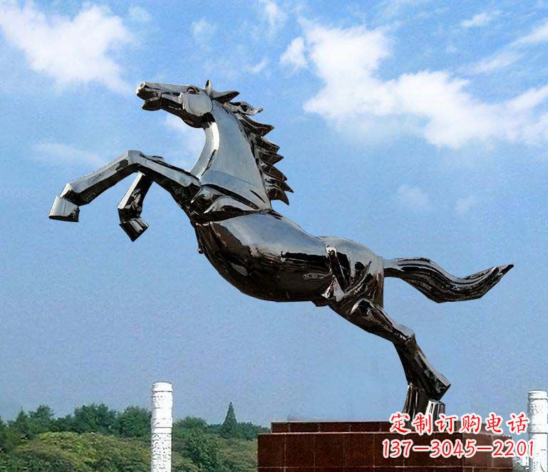 南京浑然天成的激情奔马雕塑