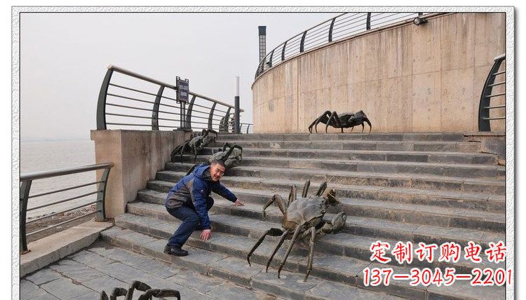 南京海边铜螃蟹雕塑是由中领雕塑定制生产的一款…