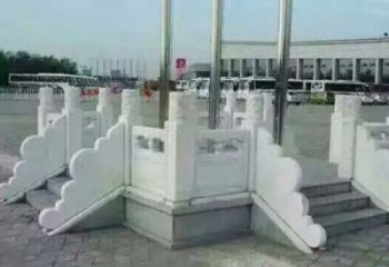 南京中领雕塑提供绚丽升旗台石雕，一种标志性的…