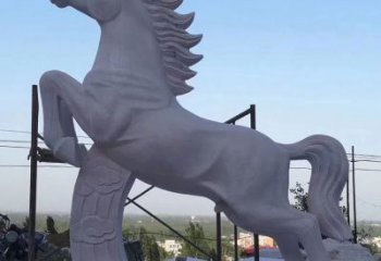 南京深受历史文化启发的铸铁祥云马雕是中领雕塑…