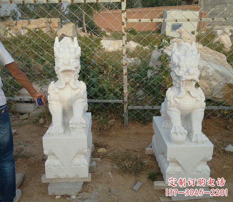 南京汉白玉踩球麒麟门口镇宅招财石雕