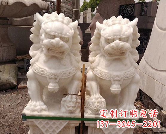 南京汉白玉踩绣球狮子石雕_2