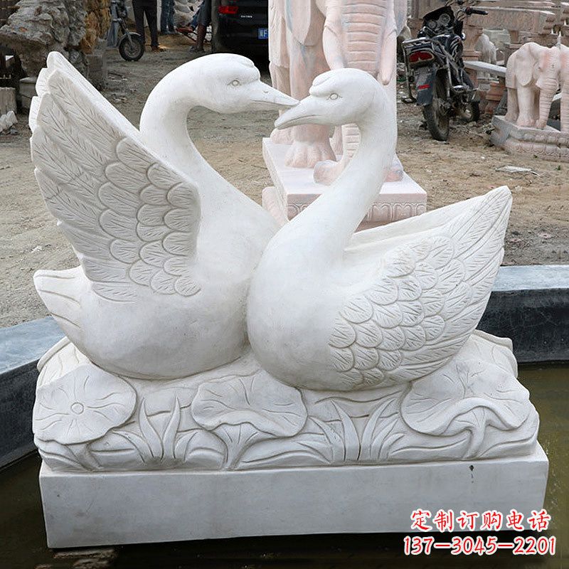 南京精美绝伦的汉白玉天鹅石雕塑