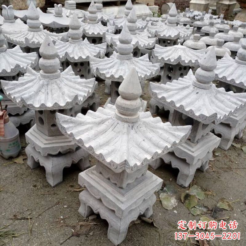 南京汉白玉灯笼雕塑是由中领雕塑定制的一种华丽…