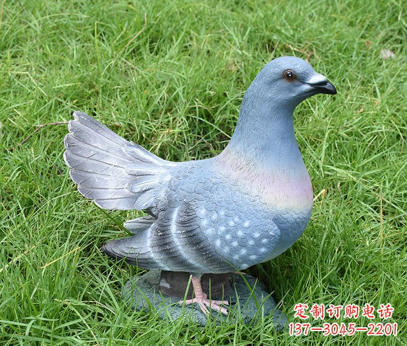 南京传递和平信息的和平鸽雕塑