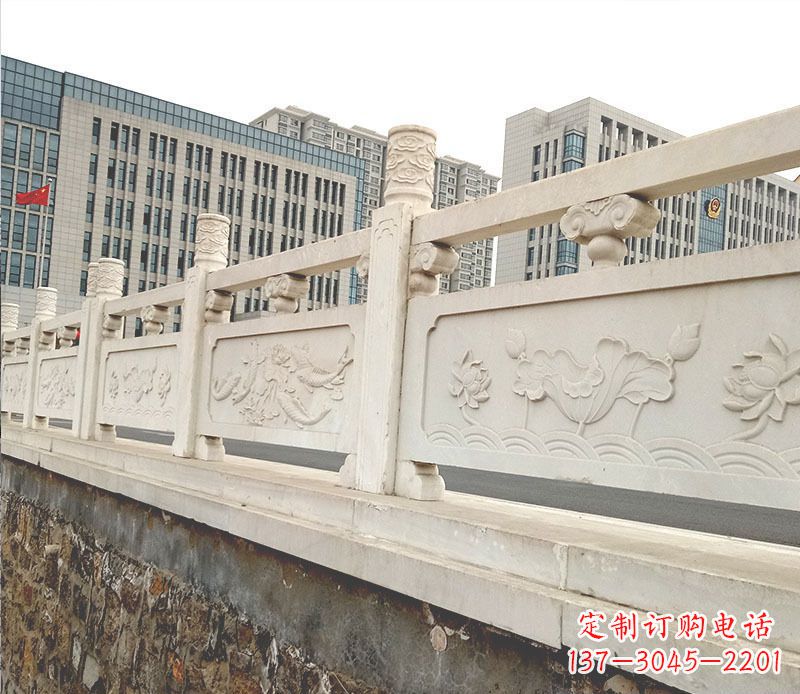 南京中领雕塑:精致的鲤鱼石浮雕石栏板石雕