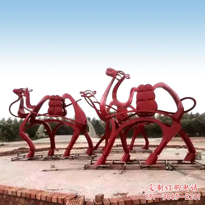 南京红色骆驼不锈钢雕塑