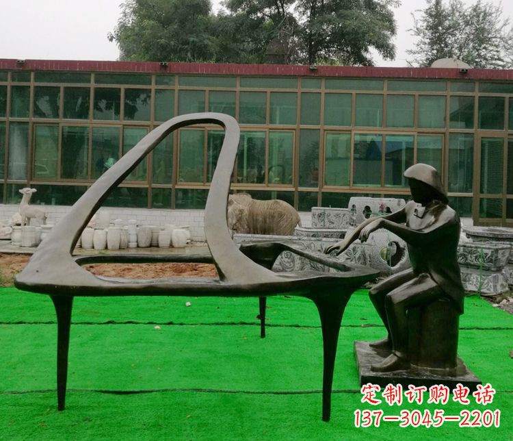 南京精美钢琴雕塑,完美结合实用性与艺术美感