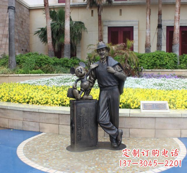 南京华特迪士尼和米老鼠铜雕