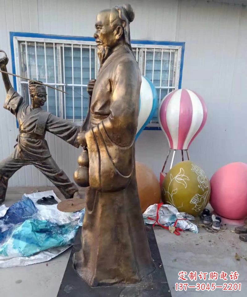 南京传承中医华佗的传奇—华佗名医铜雕