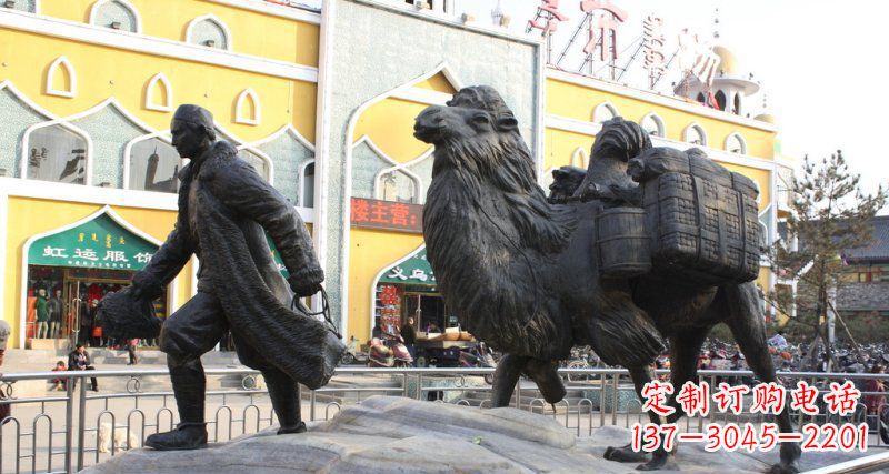 南京街边赶路的新疆人和骆驼小品铜雕