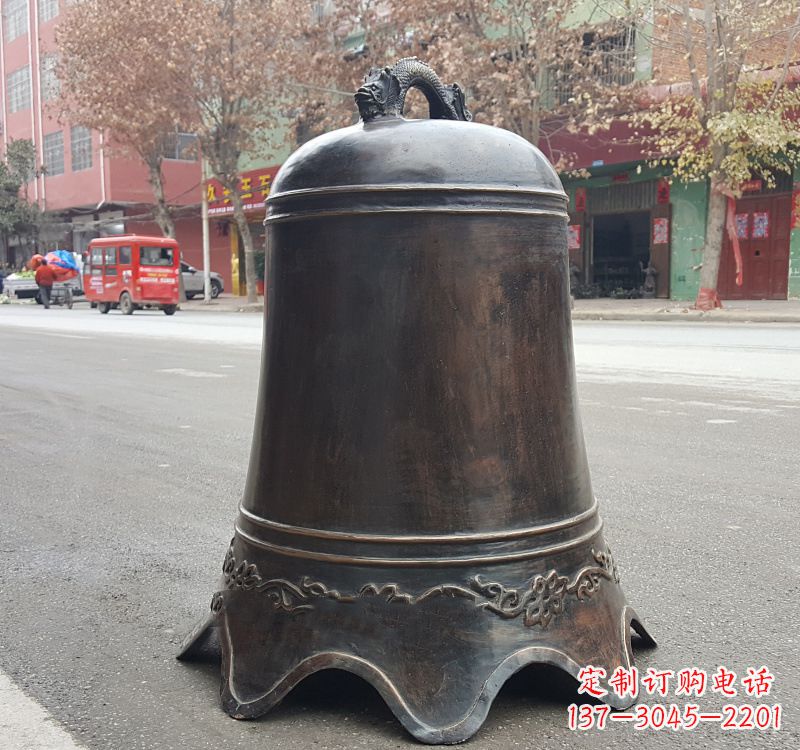 南京铜钟雕塑:精致美观的景观艺术