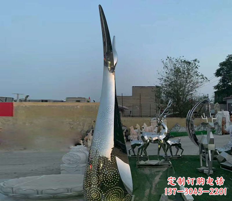 南京高雅优雅,中领雕塑定制不锈钢抽象天鹅雕塑