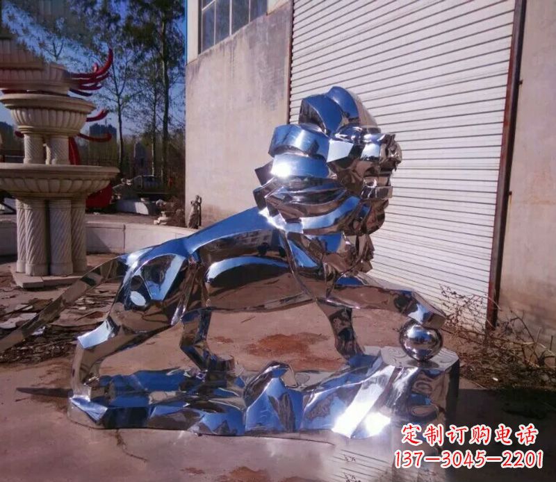 南京中领雕塑推出的不锈钢狮子雕塑,极具艺术价…
