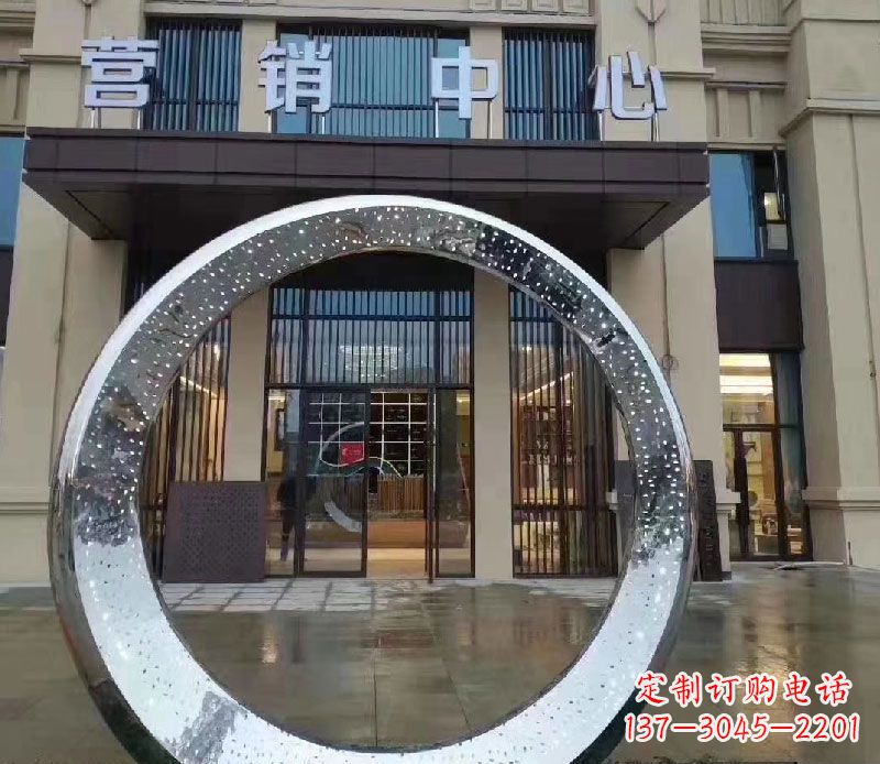 南京镜面时尚圆环不锈钢雕塑