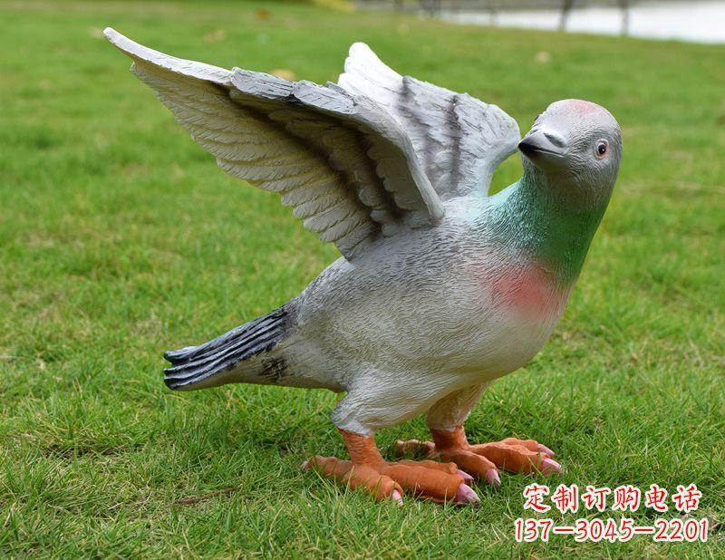 南京深具历史意义的和平鸽雕塑