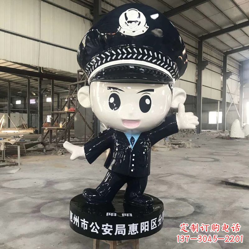 南京可爱警察雕塑,萌趣满满!