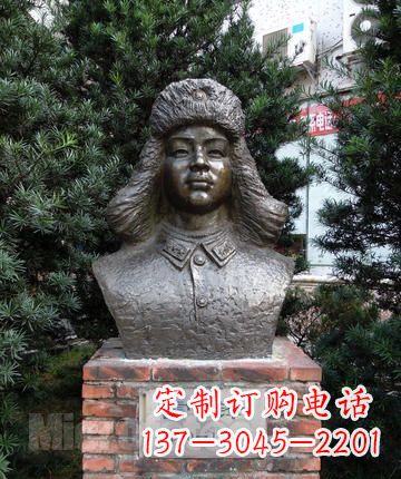 南京领雕塑:全国首创雷锋青铜胸像