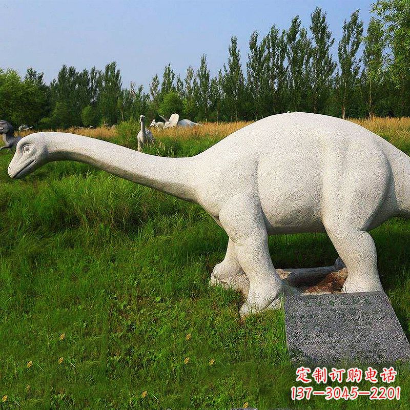 南京雕塑精美,细节精准,呈现出自然风情,瑞士红宝石动物雕塑