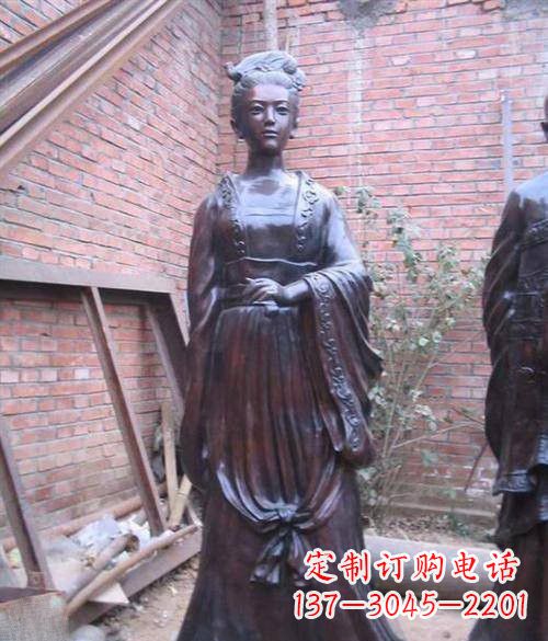 南京汹涌波澜中的李清照雕塑