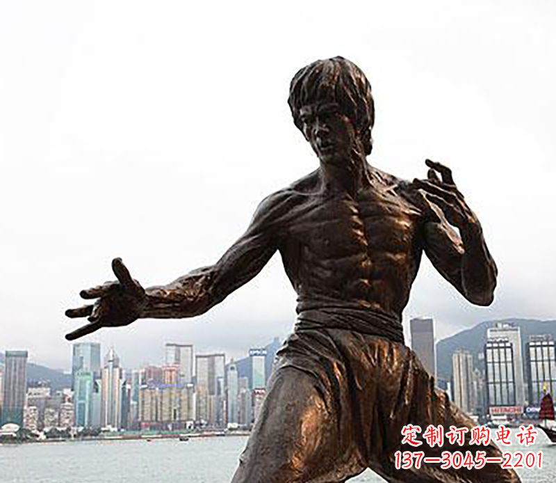 南京李小龙铜雕,为您展现明星的精彩!
