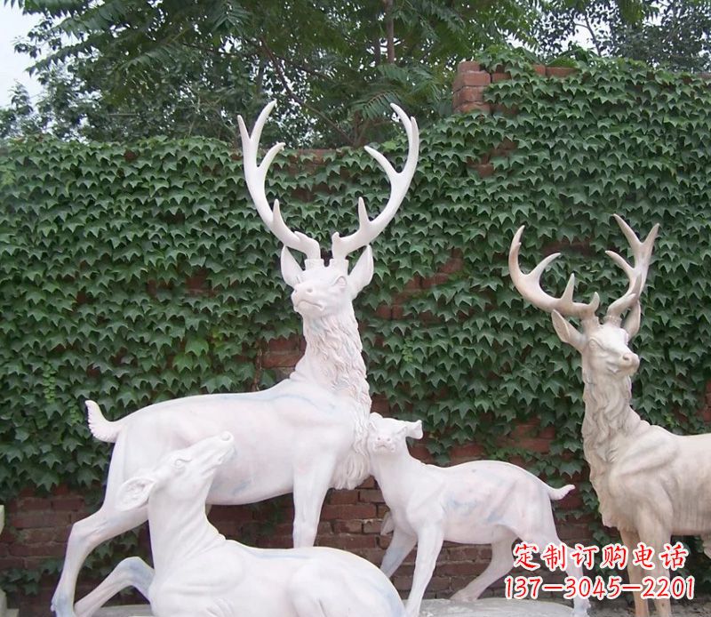 南京美轮美奂的羚羊石雕塑