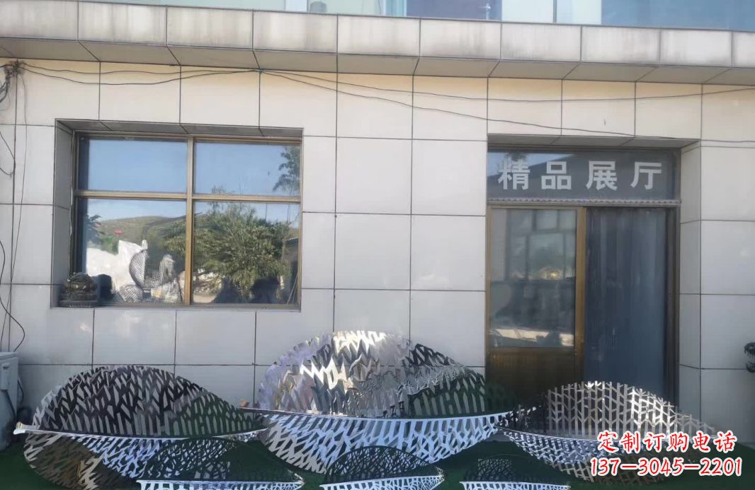 南京镂空不锈钢树叶雕塑