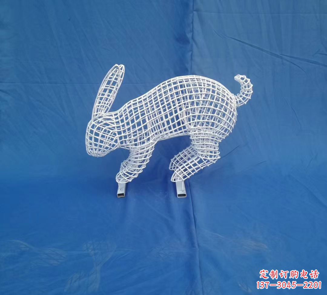 南京唯美精致的镂空兔子公园雕塑