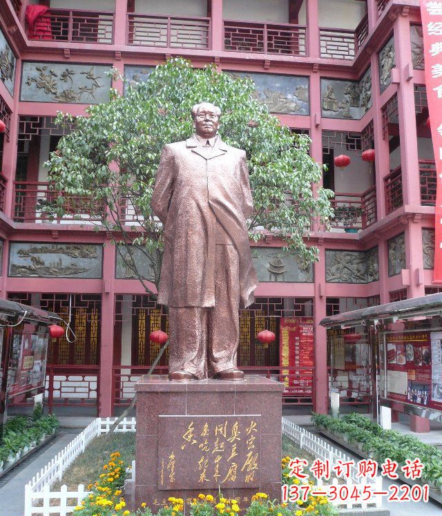 南京毛泽东伟人铜雕,展示传统文化风采!