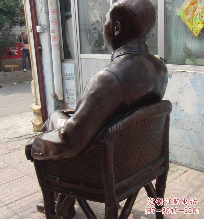 南京毛主席坐式伟人铜雕