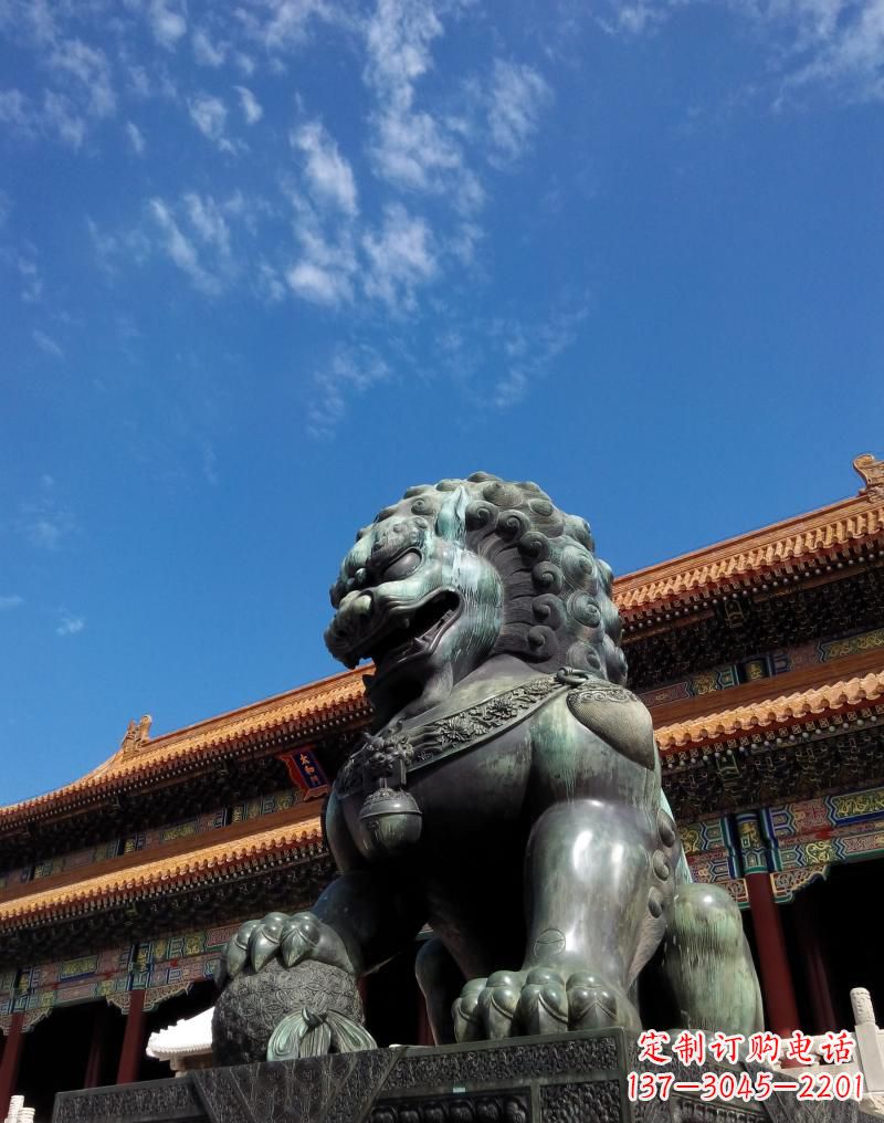 南京门口铜雕狮子