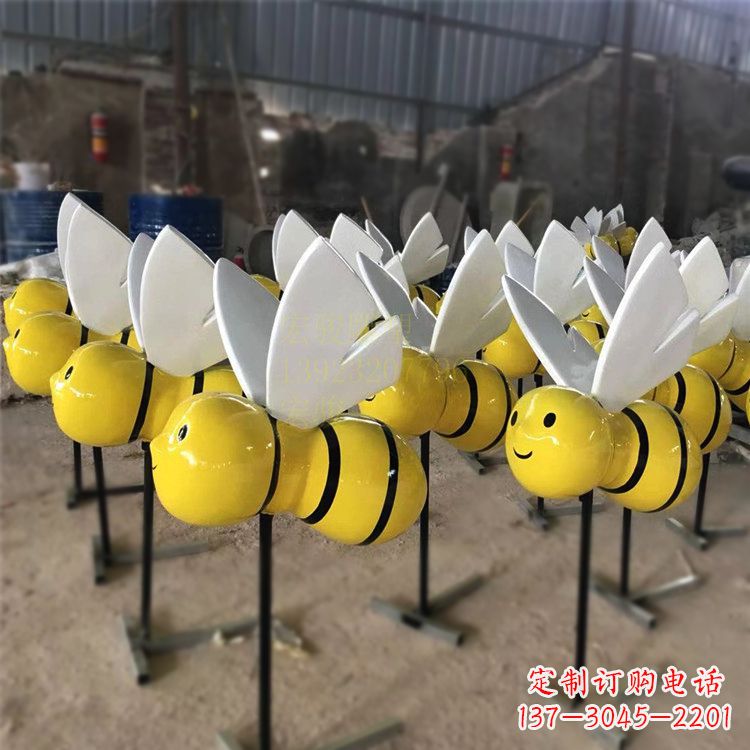 南京动感蜜蜂雕塑,营造精致的都市公园