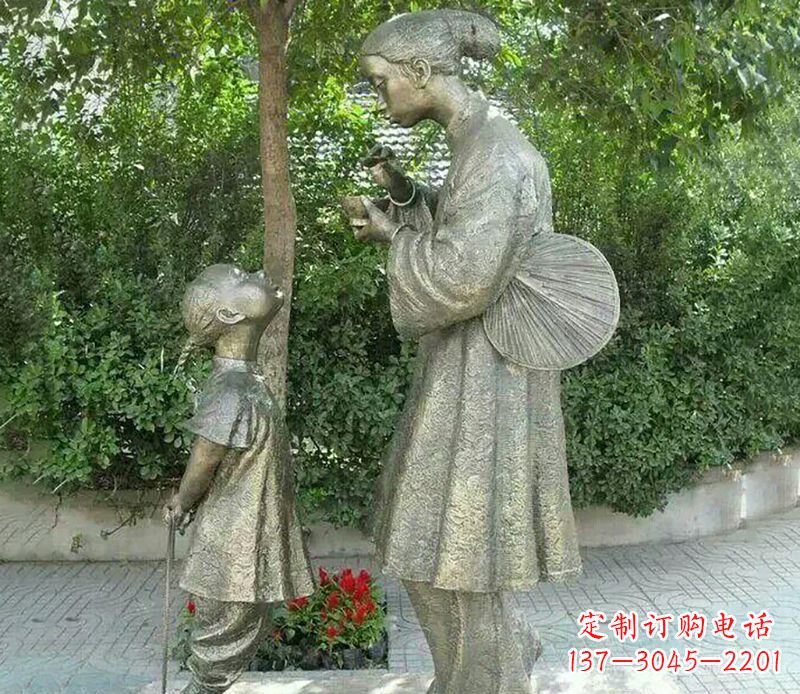 南京用浓浓母爱温暖心中的母亲雕塑