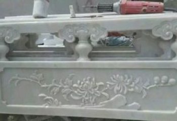 南京汉白玉花朵浮雕栏板，精致深具视觉立体感
