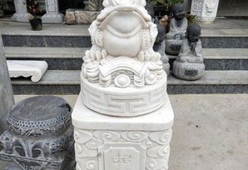 南京金蟾立柱石动物雕塑