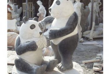 南京母子熊猫石雕，传达真挚的亲情