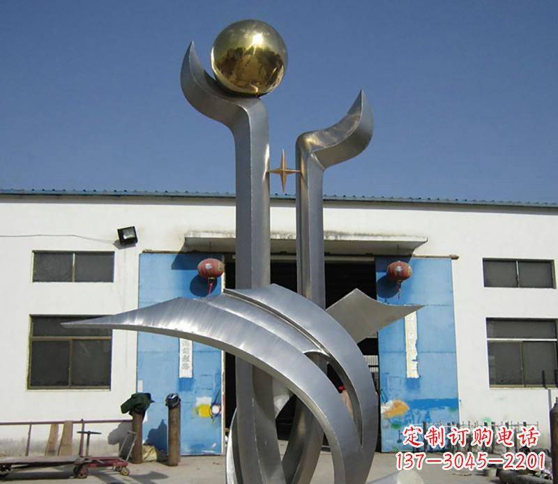南京中领雕塑:不锈钢树叶雕塑,精美绝伦