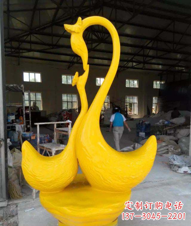 南京精致的天鹅玻璃钢雕塑