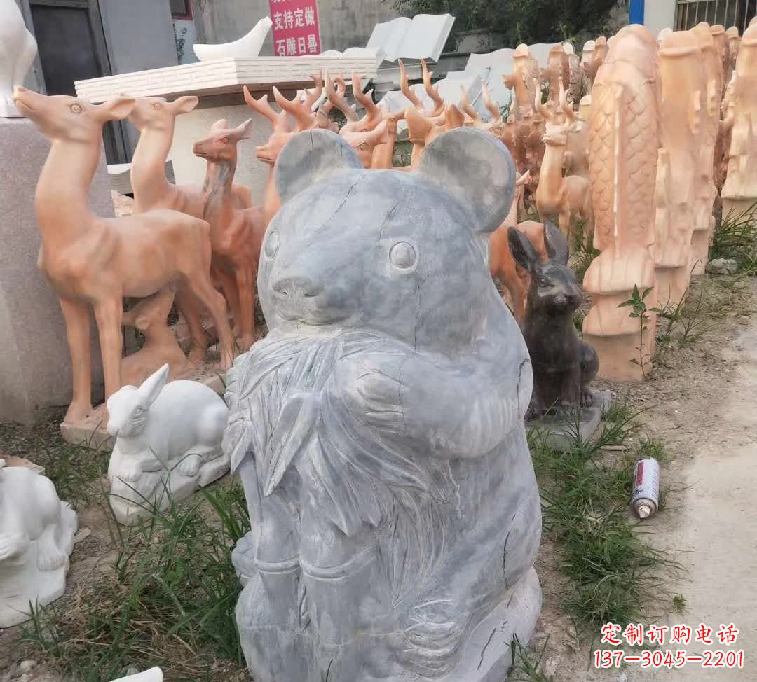 南京青石熊猫雕塑,传承古典文化