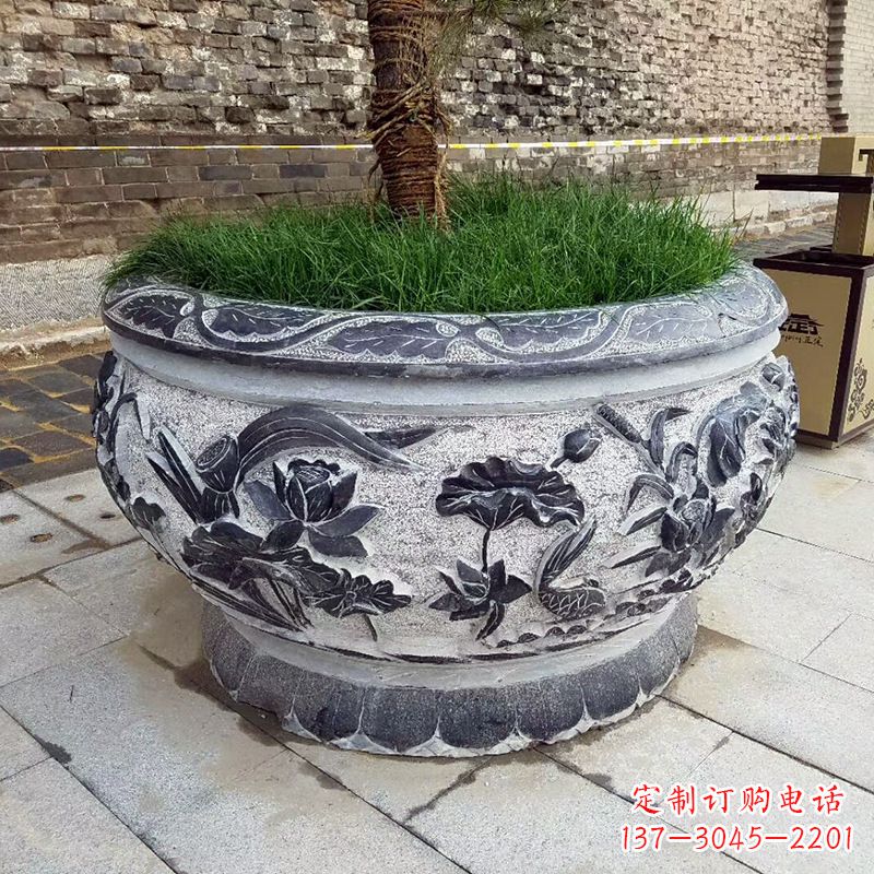 南京青石仿古风格的花盆雕塑
