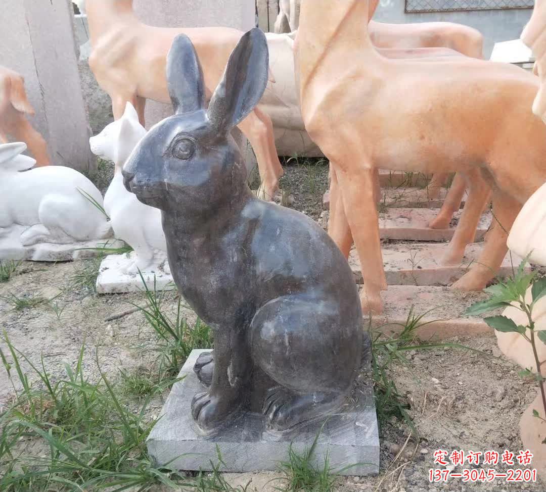 南京青石公园兔子雕塑,实惠的艺术装点