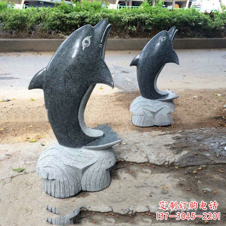 南京青石海豚雕塑--精致好看与象征意义一起令人惊叹